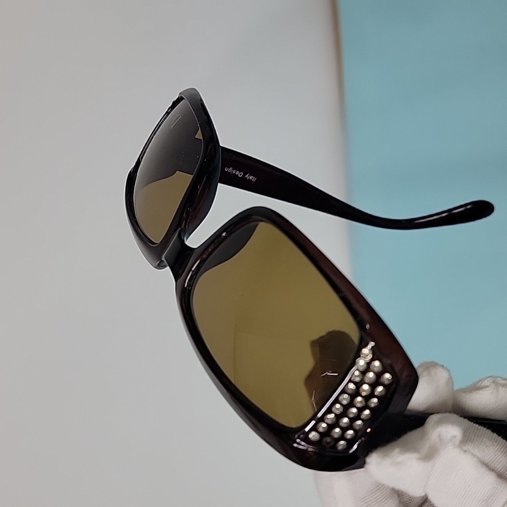 Designer Like Rhinestone Embellished Side Rectangular Sunglasses - Picture 9 of 10